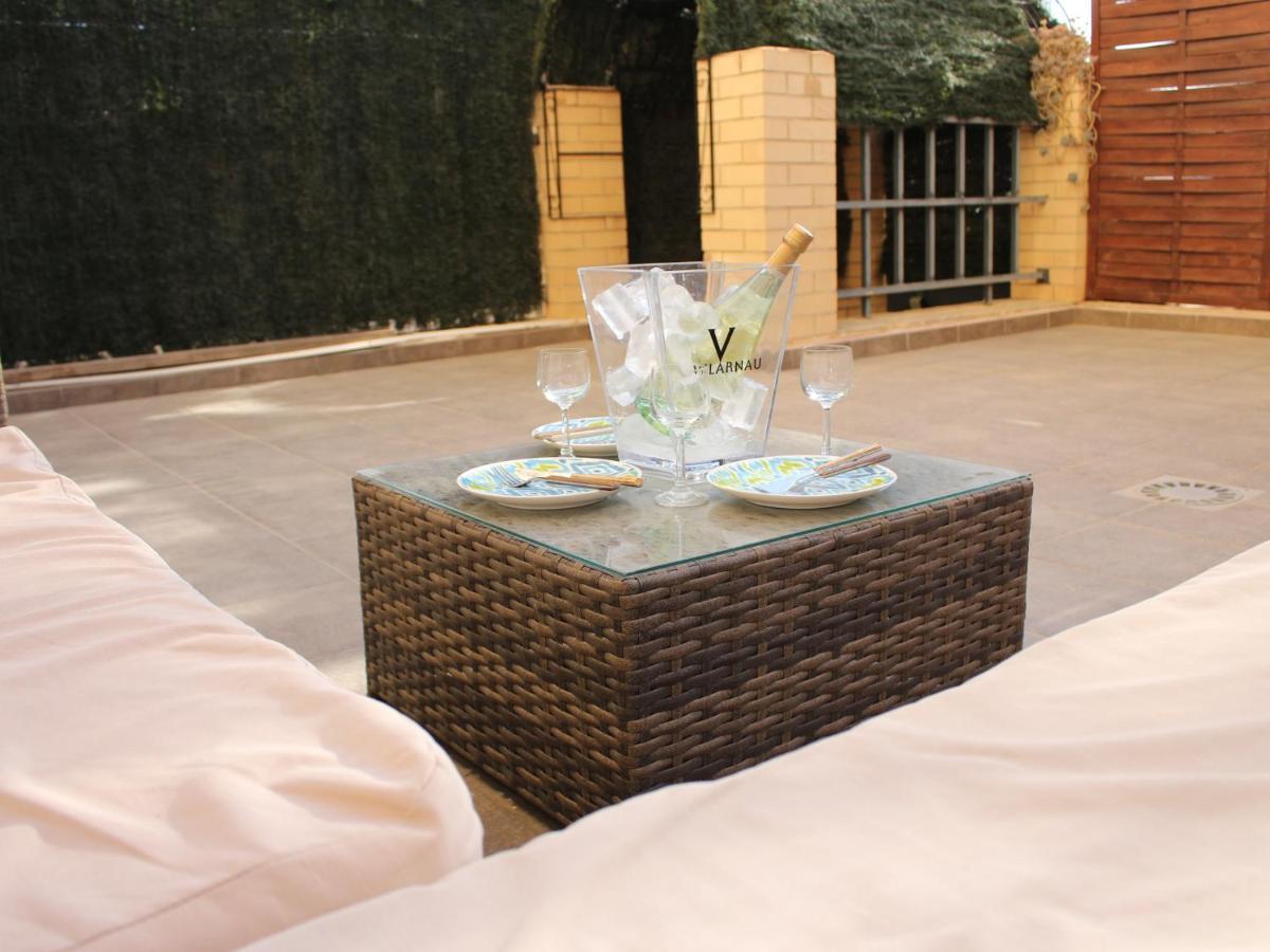 ☆The Peaceful Valencia Homestay☆ W/ Terrace⌘Parking⌘Bbq Zewnętrze zdjęcie