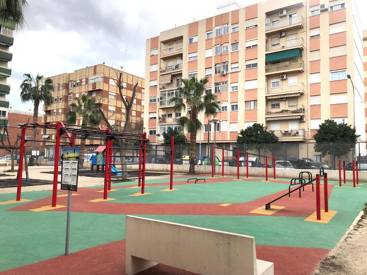 ☆The Peaceful Valencia Homestay☆ W/ Terrace⌘Parking⌘Bbq Zewnętrze zdjęcie