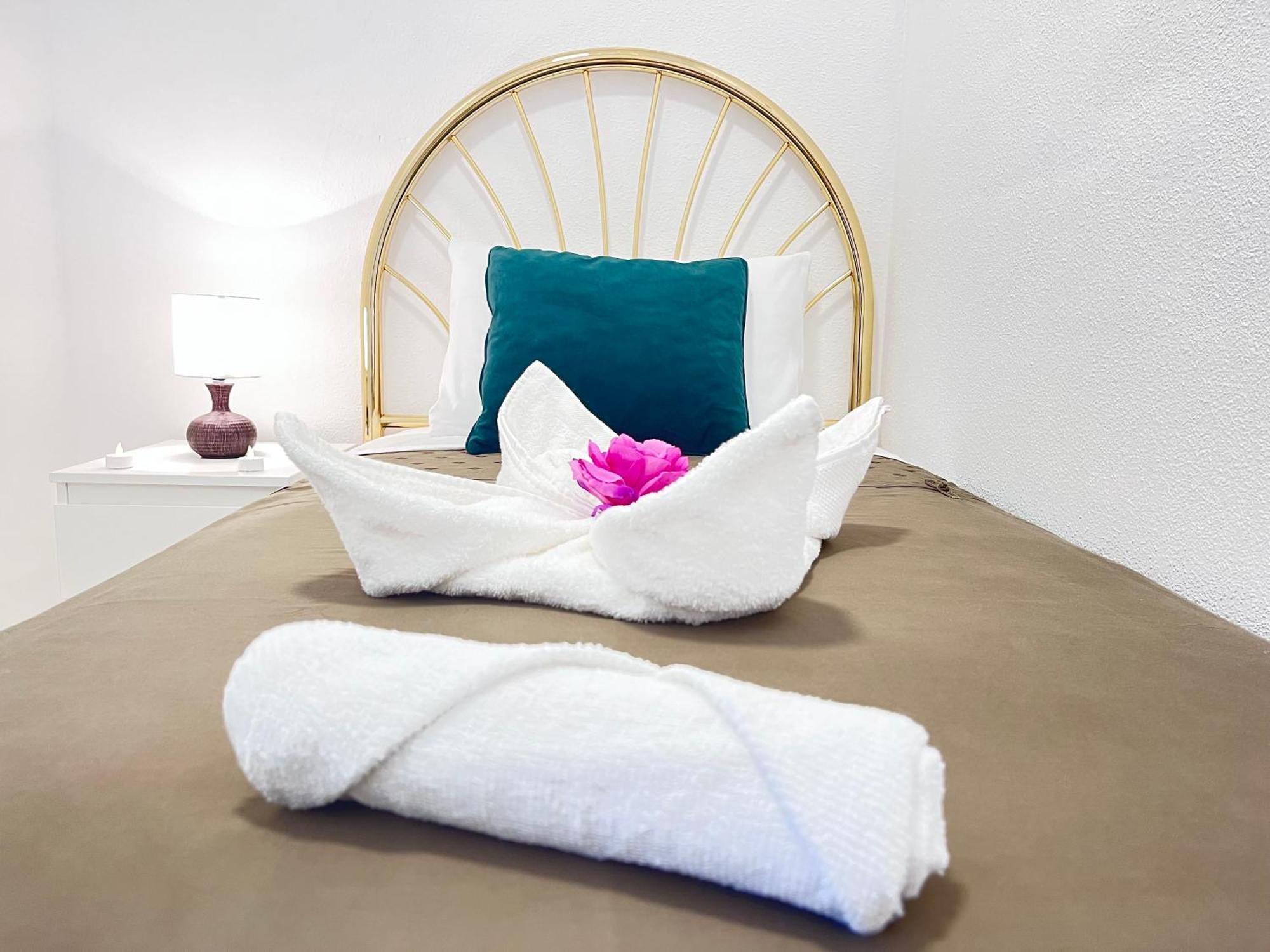 ☆The Peaceful Valencia Homestay☆ W/ Terrace⌘Parking⌘Bbq Zewnętrze zdjęcie